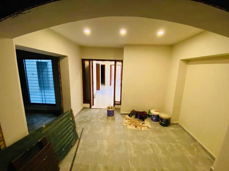 10 MARLA FULL HOUSE AVAILABLE FOR RENT IN TARIQ GARDEN

                                                            alt=