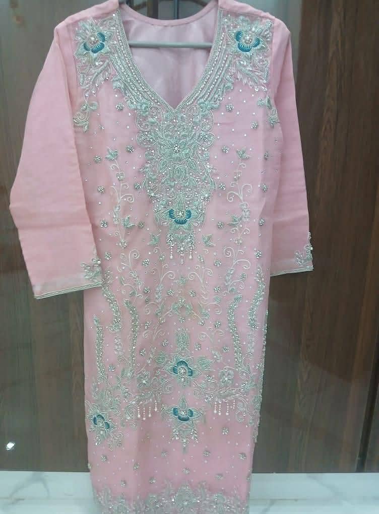 fancy suit

                                                            alt=