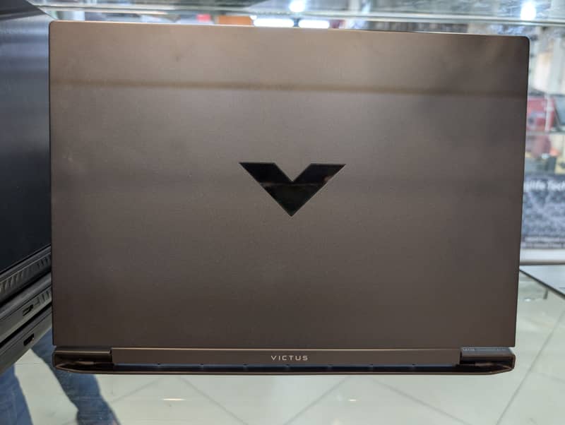 Hp Victus - RTX 4050, 3050- Gaming Laptop House

                                                            alt=