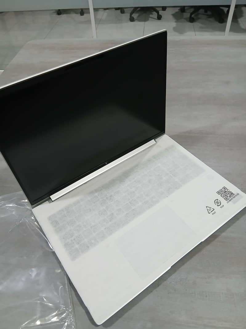 HP EliteBook 660 G11 Notebook | 16” | Core Ultra 5 | 32GB | 512GB SSD

                                                            alt=