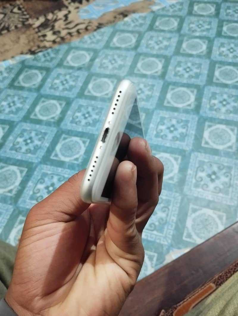 I phone 8

                                                            alt=