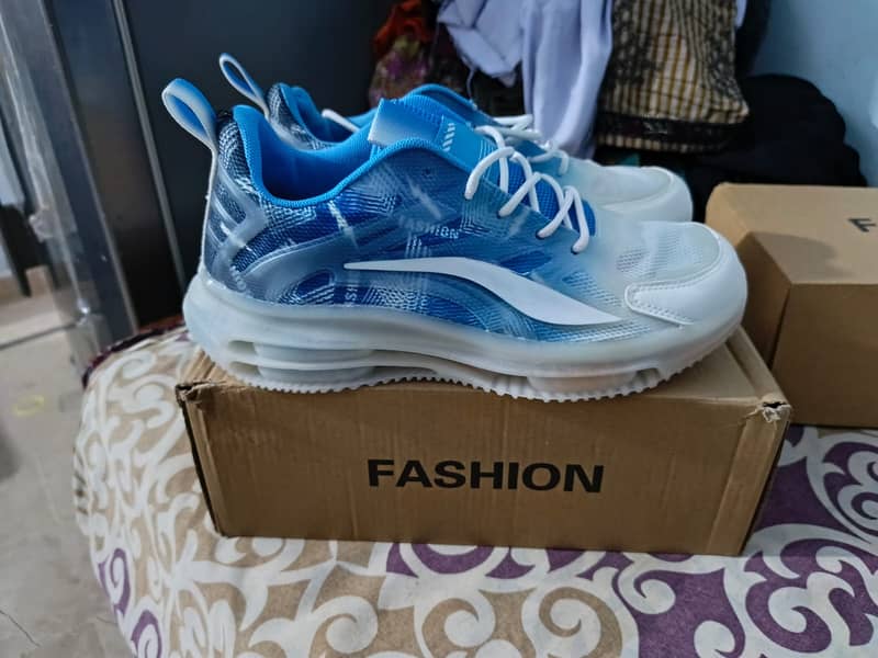 Shoes / joggers / sneakers / comfort shoes / branded shoes for sale

                                                            alt=