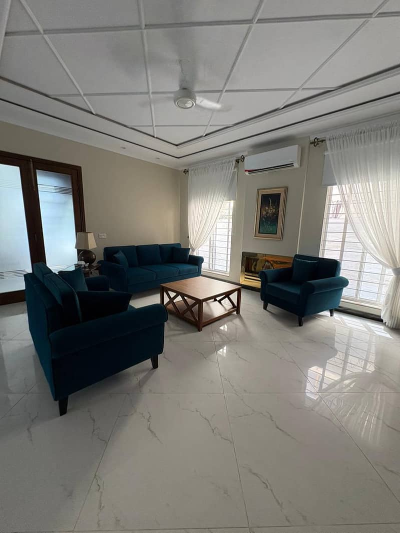 Aesthetic Fully Furnished House For Short Rentals!! Daily Rent 55K.

                                                            alt=