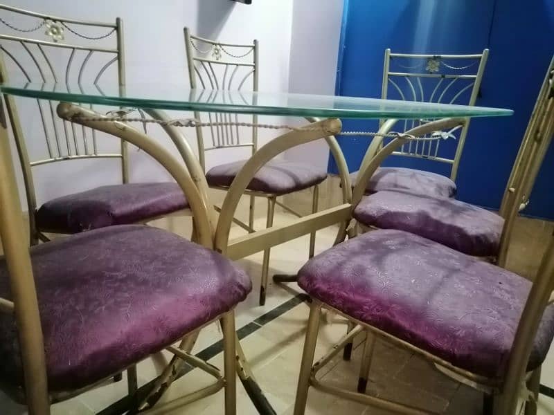 iron dining table

                                                            alt=