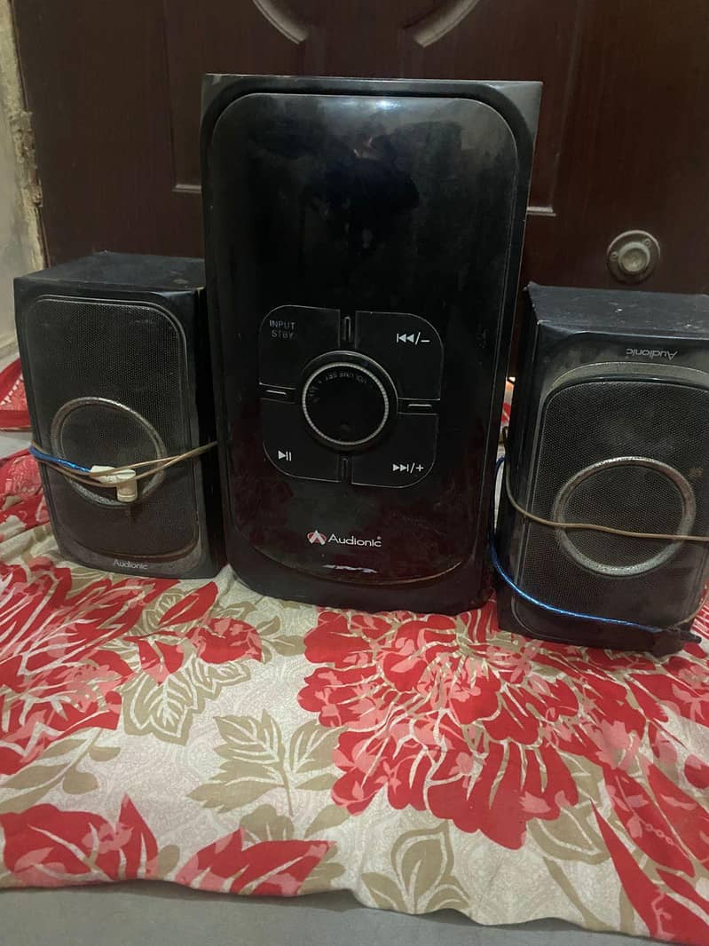 OLD MODEL Audionic Speakers

                                                            alt=