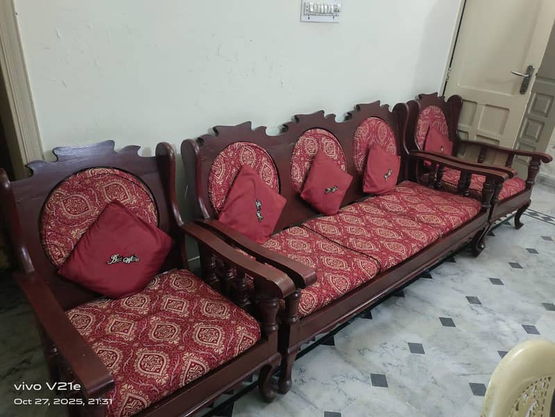 5 Seater Sofa For Sale

                                                            alt=