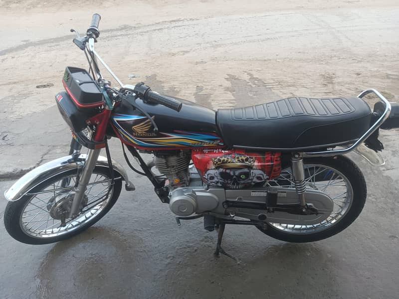 Honda 125 Sindh number 2018 model

                                                            alt=