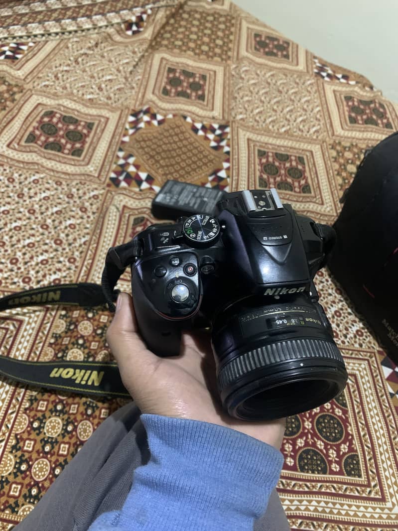 Nickon D5300 urgent fir sale

                                                            alt=
