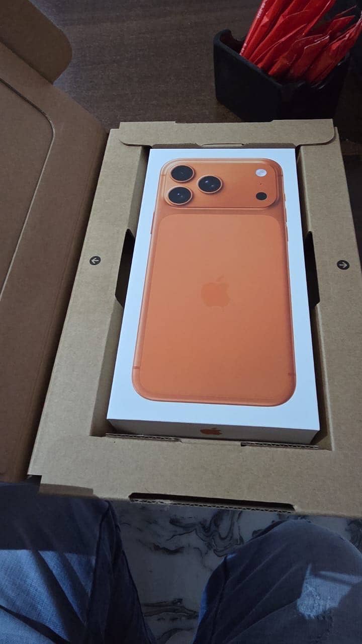 17 Pro Max 256 gb Dubai Version

                                                            alt=