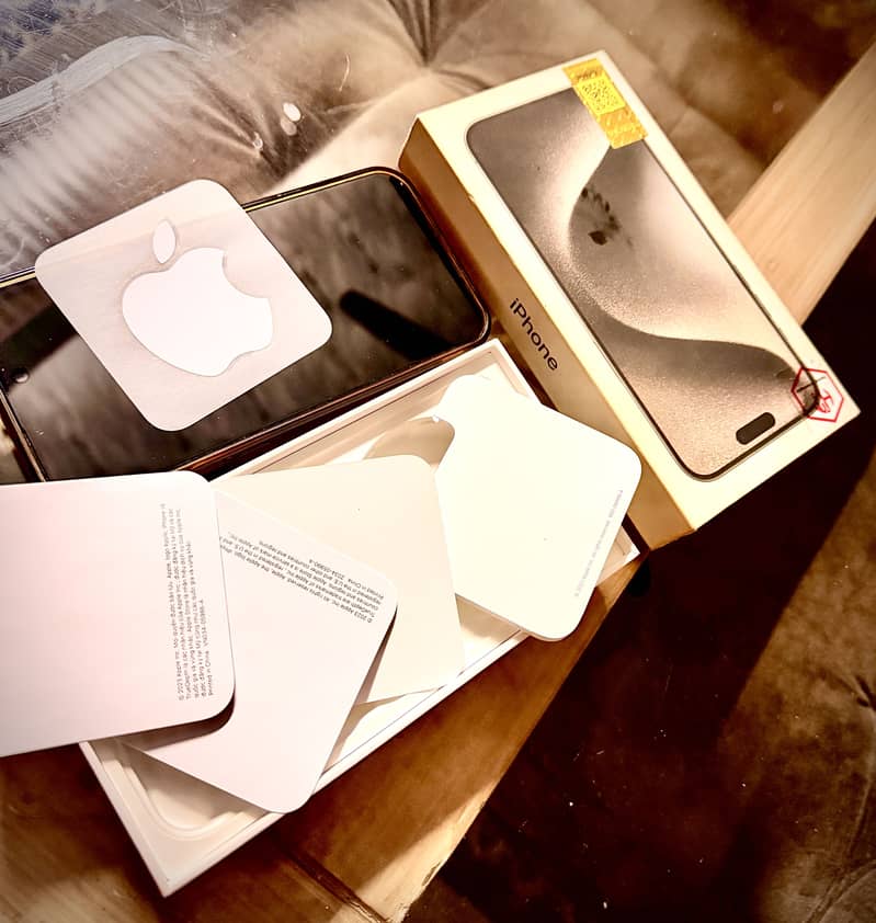 All original Apple store set from Dubai

                                                            alt=