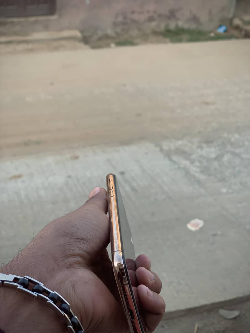 iphone xs FU total geniune

                                                            alt=