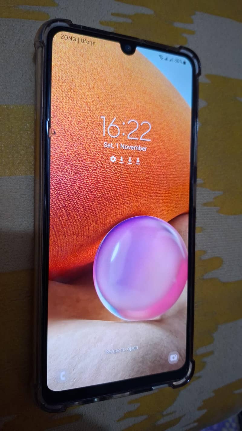 I'm selling SAMSUNG A32

                                                            alt=