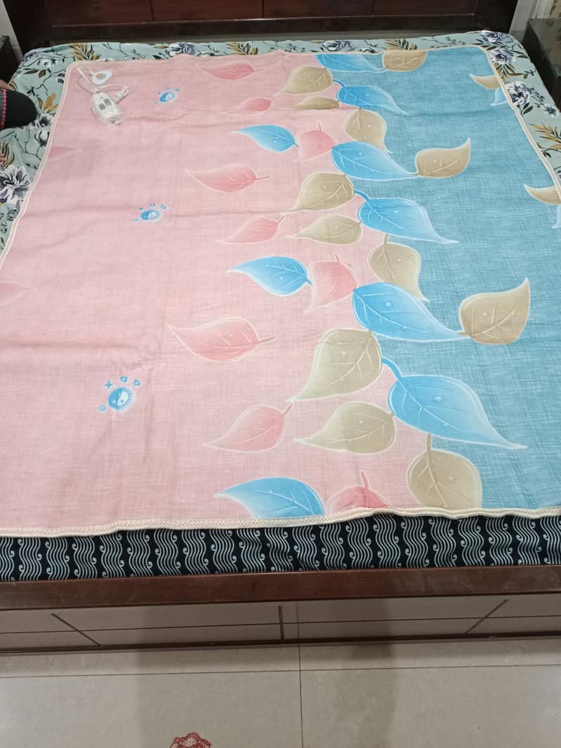 electric Warm bedsheet

                                                            alt=