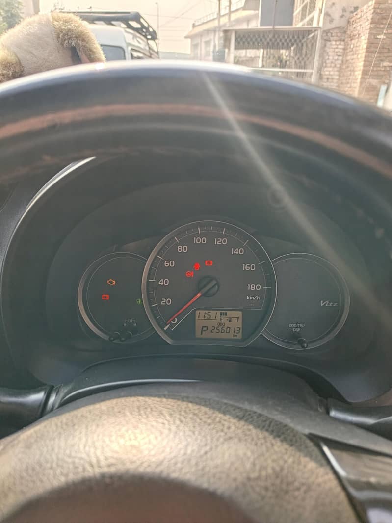 Toyota vitz

                                                            alt=