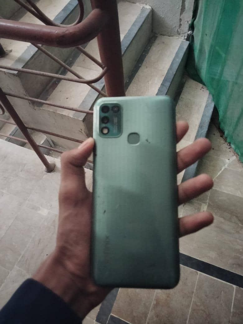 10/9 condition mobile phone for sale

                                                            alt=