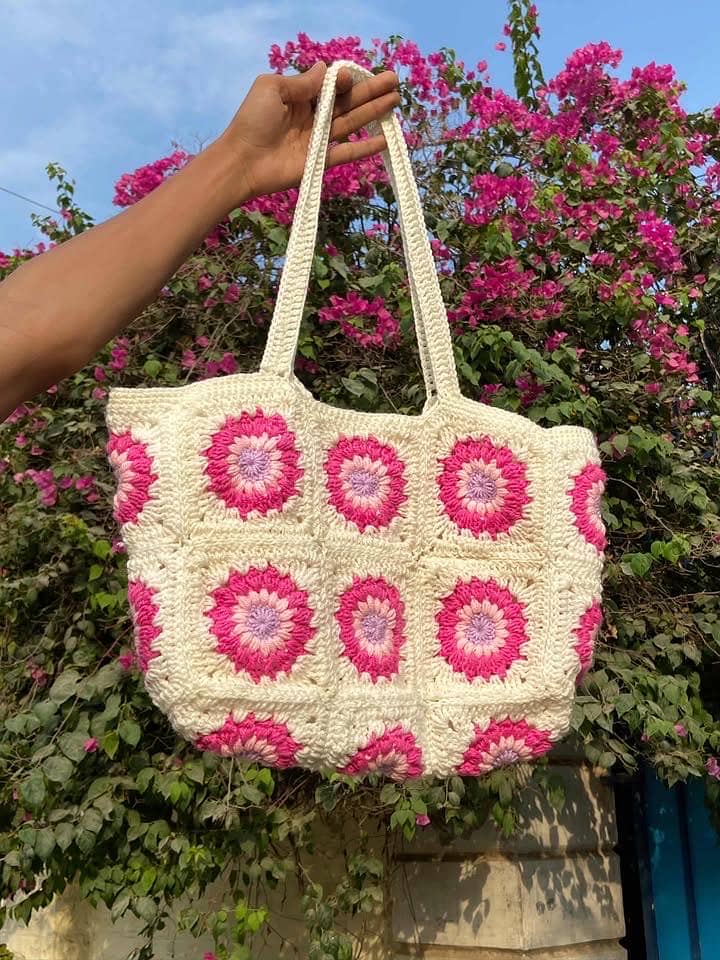 Crochet shoulder bag

                                                            alt=