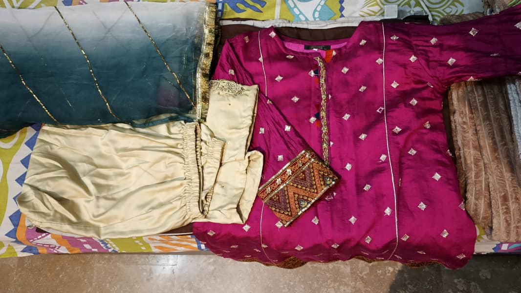 Beejays Semi-Formal 3 Piece Dress – Worn 2 Times Only

                                                            alt=