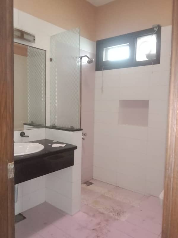 500 sq yds upper portion for rent in Phase 6 DHA Karachi, 9th Street off Khayaban-e-Bukhari

                                                            alt=