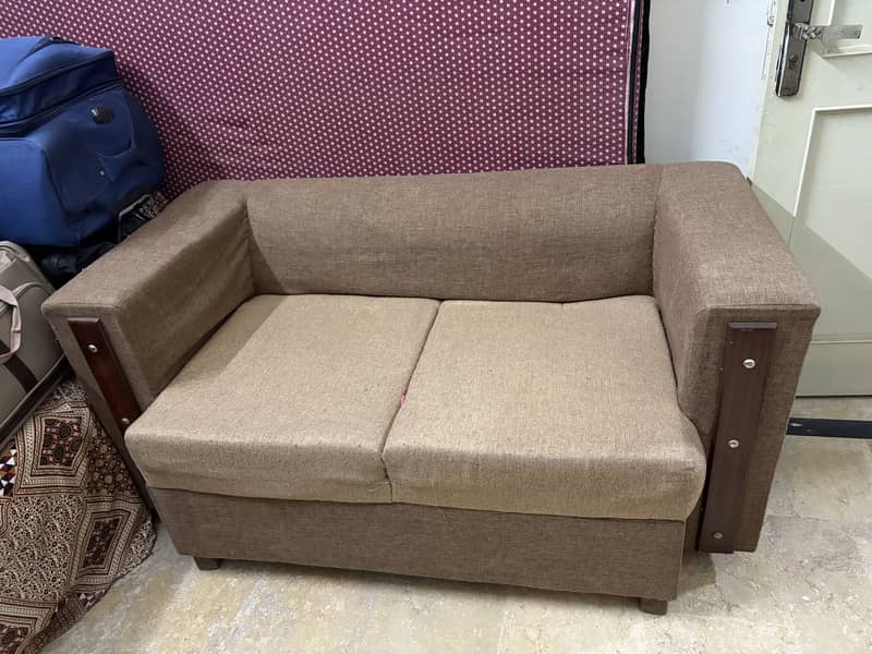 6 seater sofa set, 3,2,1 seaters sofa for sale . . . used condition 8/10

                                                            alt=