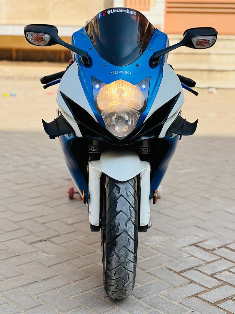 Suzuki Gsx- R600 - Heavy Sports Bike Model 2012/16

                                                            alt=