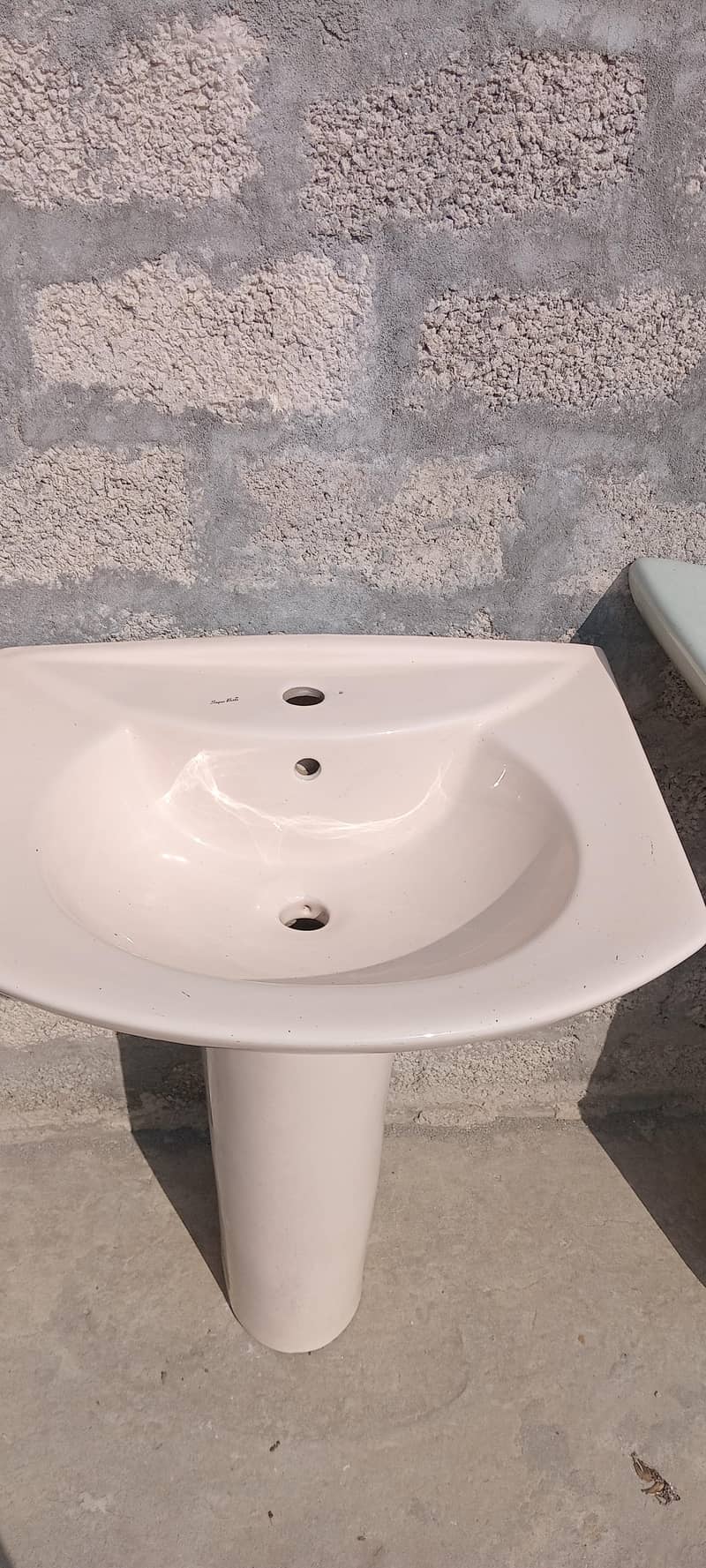 Brand new Wash Basins for urgent sale

                                                            alt=