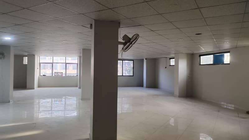 Office Space For Rent For Call Center Software House Institutes or Any Kind of Business etc

                                                            alt=