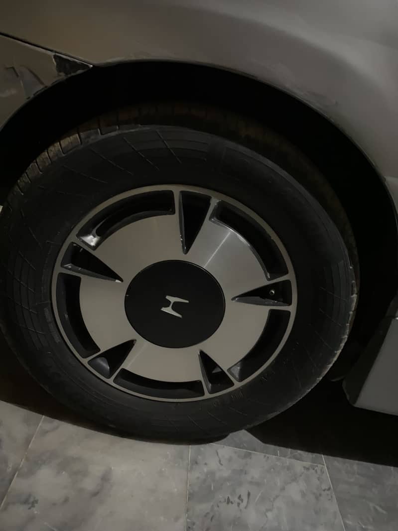 Honda civic reborn hybrid Alloy Rims

                                                            alt=