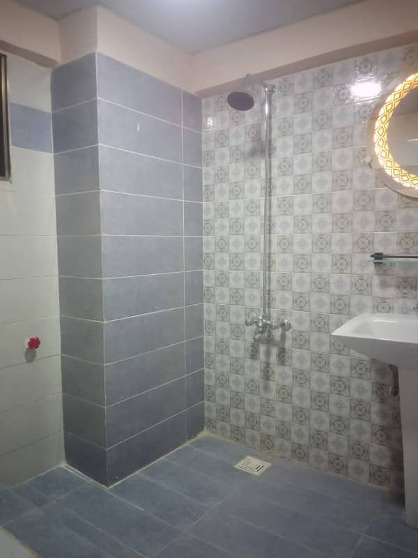 Brand New Portion 2nd Floor 4 Beds DD with RoofIn Mehran. Banglow Near Gulistan e Jauhar

                                                            alt=