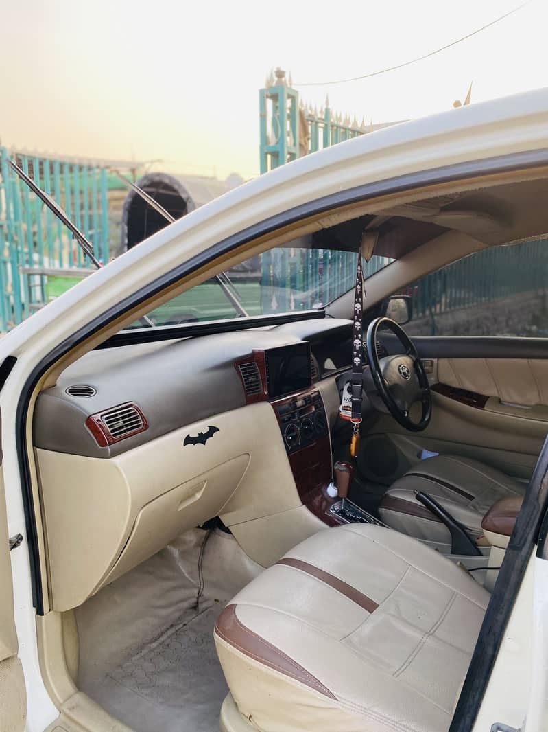 Corolla SE saloon

                                                            alt=