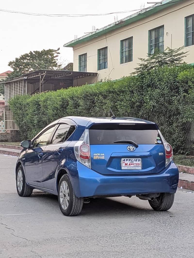 Toyota Aqua 2013

                                                            alt=