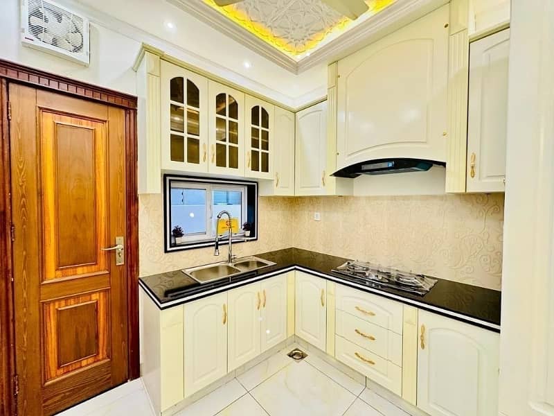 3 Years Installment Plan Luxury 5 Marla Brand New House In Park View City Lahore

                                                            alt=