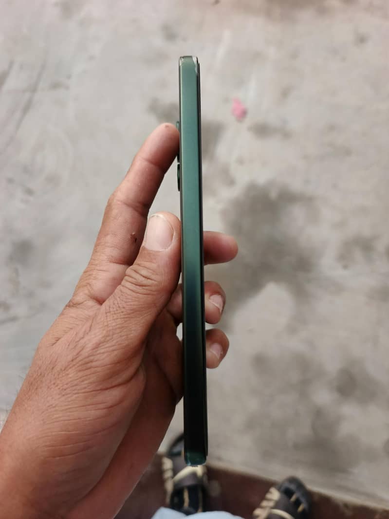 Vivo Y400 4G in new condition, just 2 days used

                                                            alt=