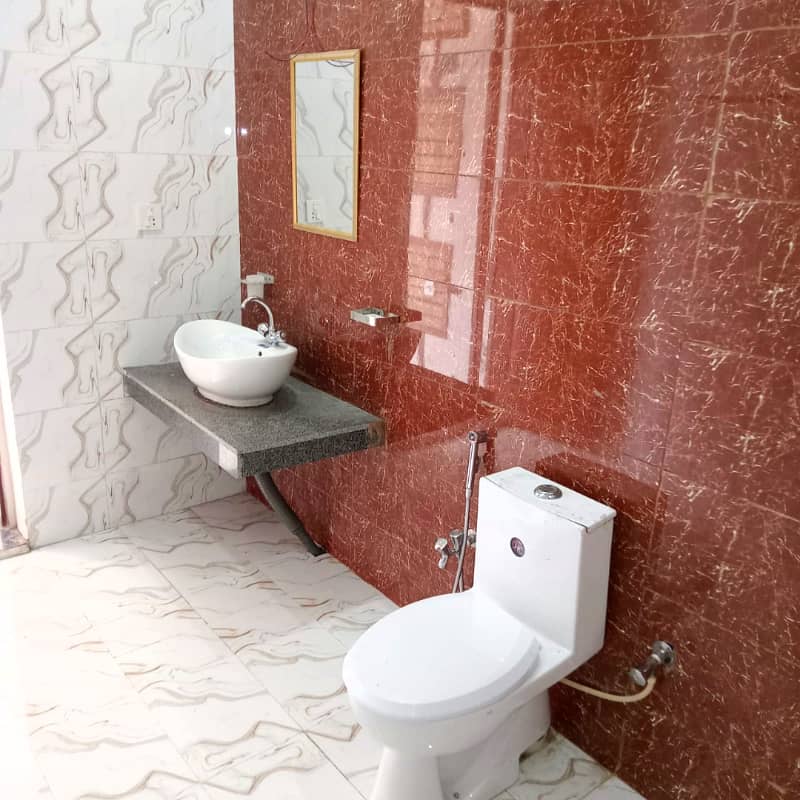 5-Marla House Most Beautiful Prime Location For Sale In New Lahore City Near To 1 Km Ring Raod

                                                            alt=