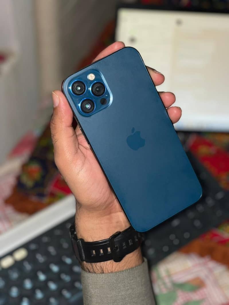 Iphone 12 pro max 256gb LLA model

                                                            alt=