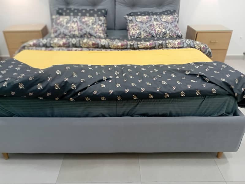 Bed for sale

                                                            alt=