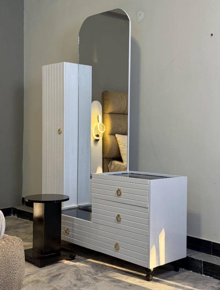 Bed / bed set / king size bed / double bed / poshish bed /Furniture

                                                            alt=