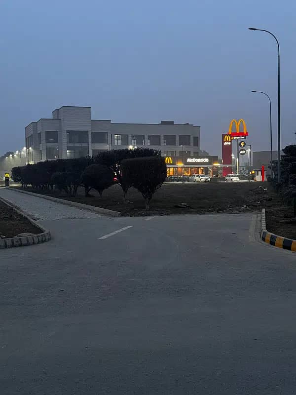 4 Marla Commercial Plot At Prime Location Facing Main Boulevard Available For Sale In Etihad Town Lahore Phase 1

                                                            alt=