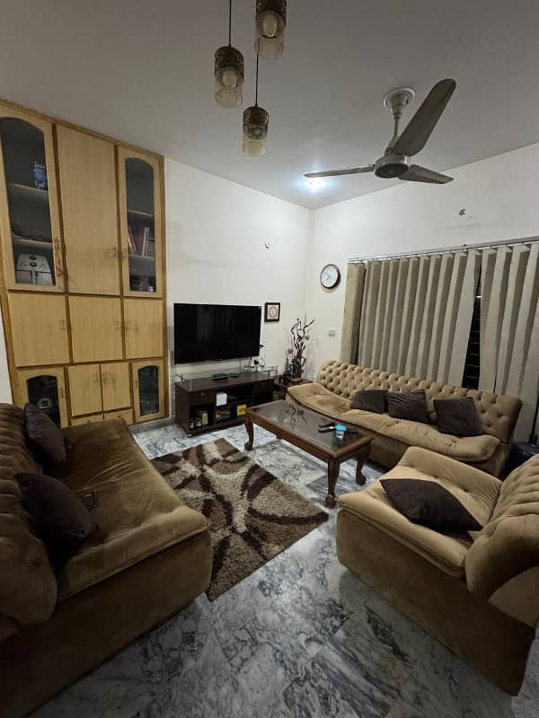 10 Marla Owner Build House For Sale At 50 Feet Wide Road With 15 Kva Solar System

                                                            alt=