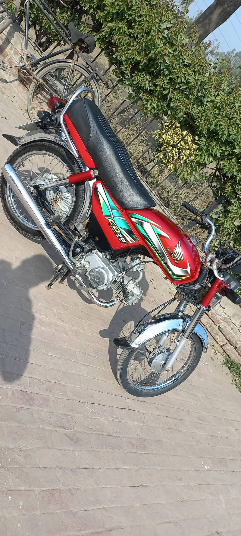 HONDA CD70 2022

                                                            alt=