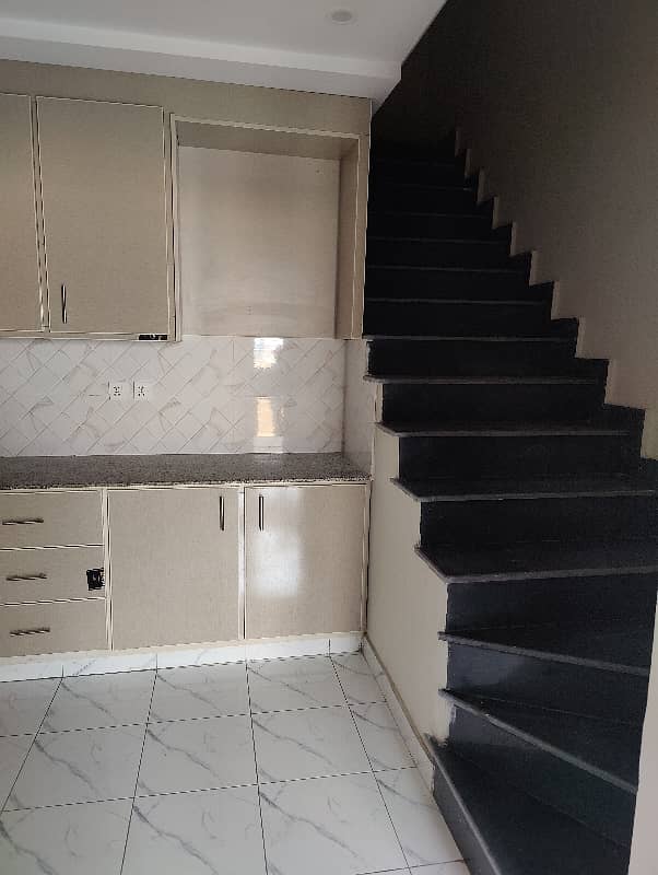 3 Marla Flat For Rent

                                                            alt=