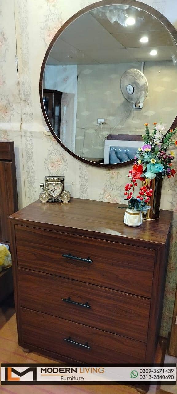 Dressing Tables Round Mirror Beautiful Look Best Quality

                                                            alt=