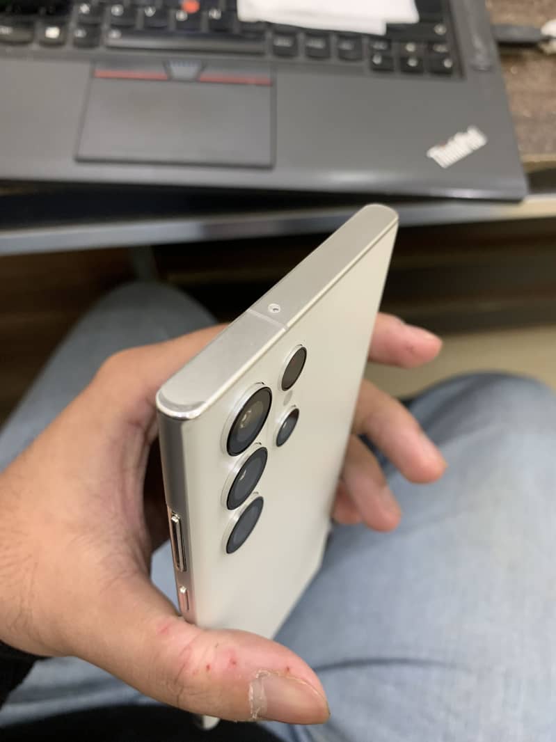 Samsung S22 ultra Dual PTA Approved 512gb

                                                            alt=