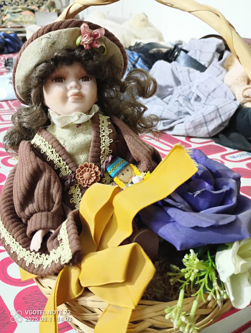 pre loved Dolls

                                                            alt=