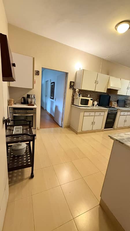 10 Marla Flat In Askari 2

                                                            alt=