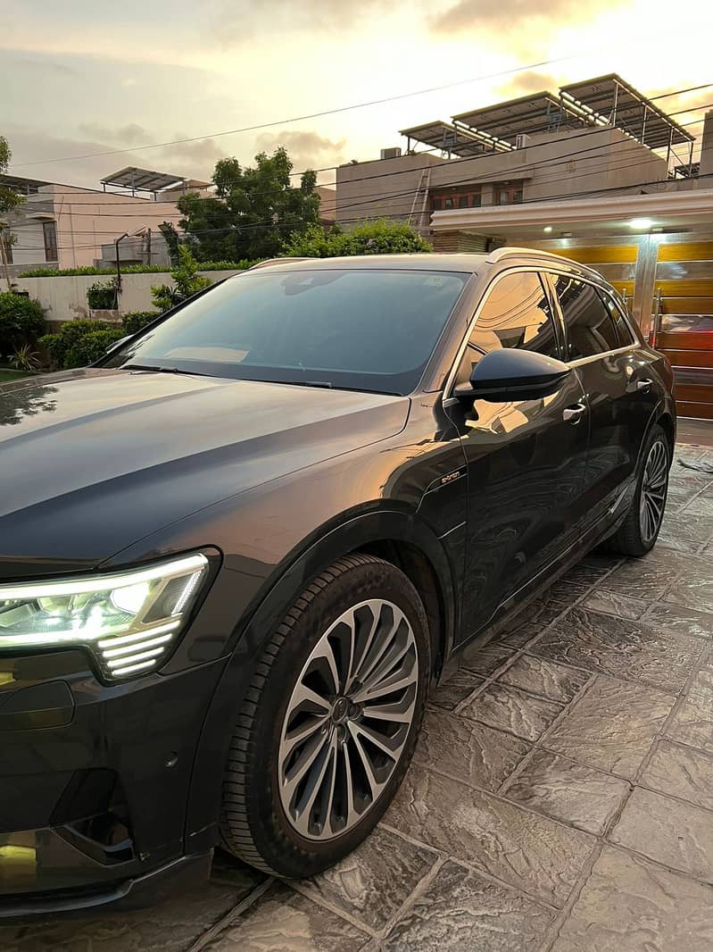 Audi E-Tron 2020

                                                            alt=