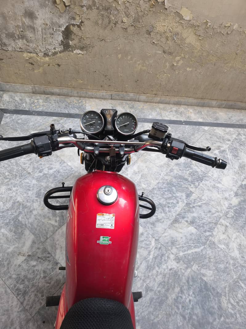 Suzuki GS 150

                                                            alt=