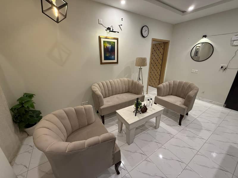 Daily basis 1bed ROM full furnished apartments safe and scour 100%coupe allow

                                                            alt=