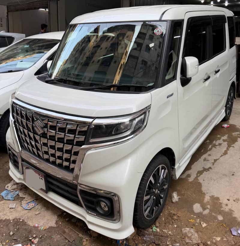 Suzuki Spacia Custom Hybrid Full Option

                                                            alt=