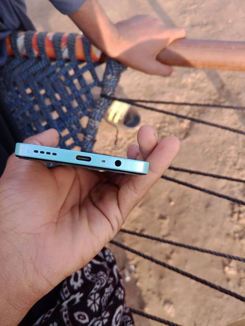 touch glass crack hy working ok hy koi msla nhi hy

                                                            alt=