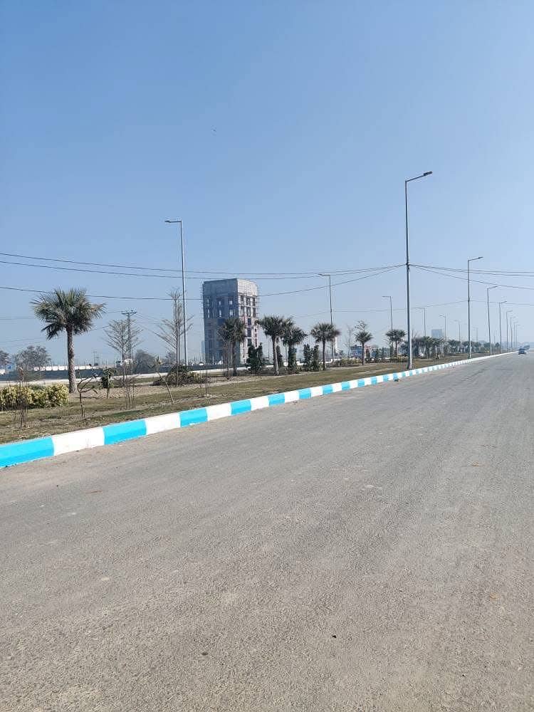 5 Marla Plot For Sale In Chahar Bagh Enclave

                                                            alt=